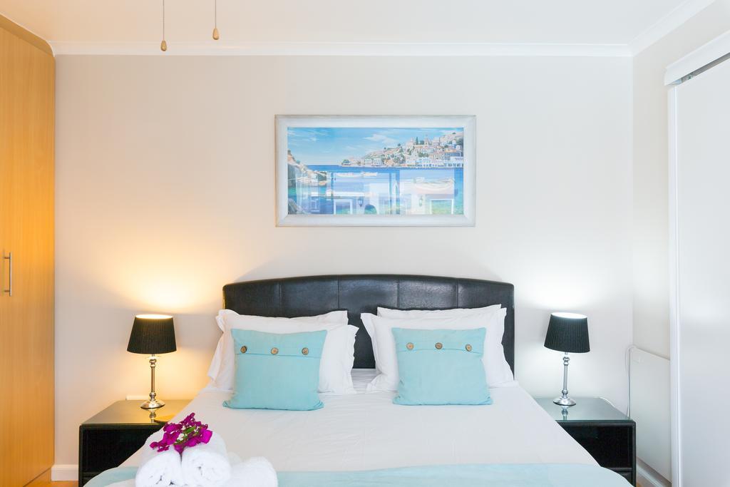 Chambre Double - Vue sur Piscine