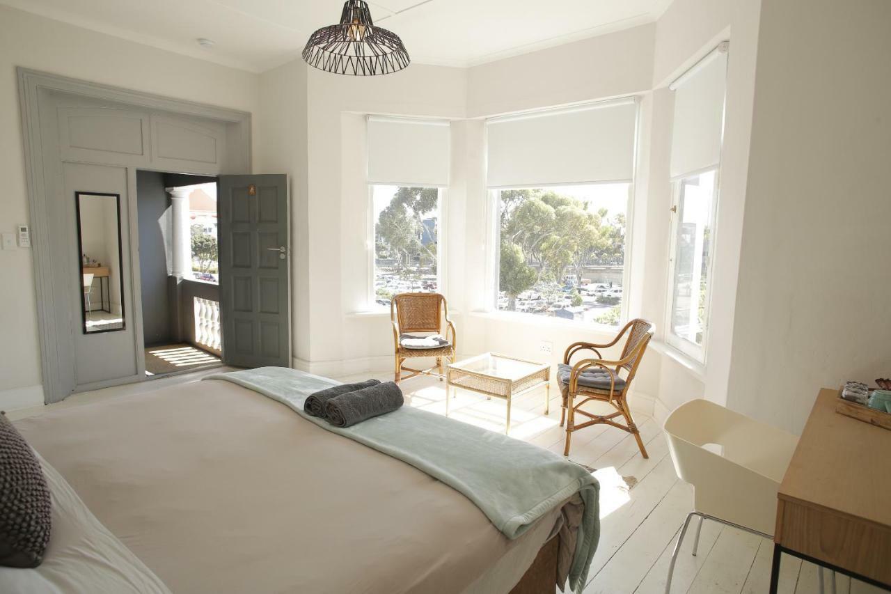 Large Double or Twin Room,904252504:JPEG