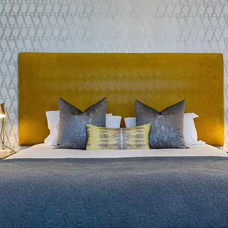 The Clarendon - Fresnaye-3