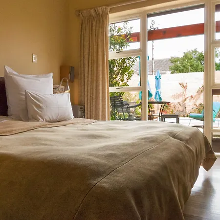 Rosedene Lodge - All Solar, All Aircon With Pool And Garden-3